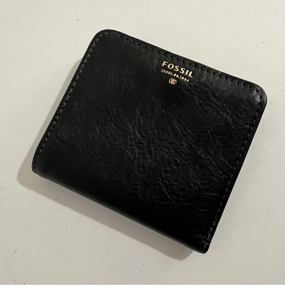 Fossil Black Leather Bi-Fold Green Interior Card Slot & Coin Compartment Wallet